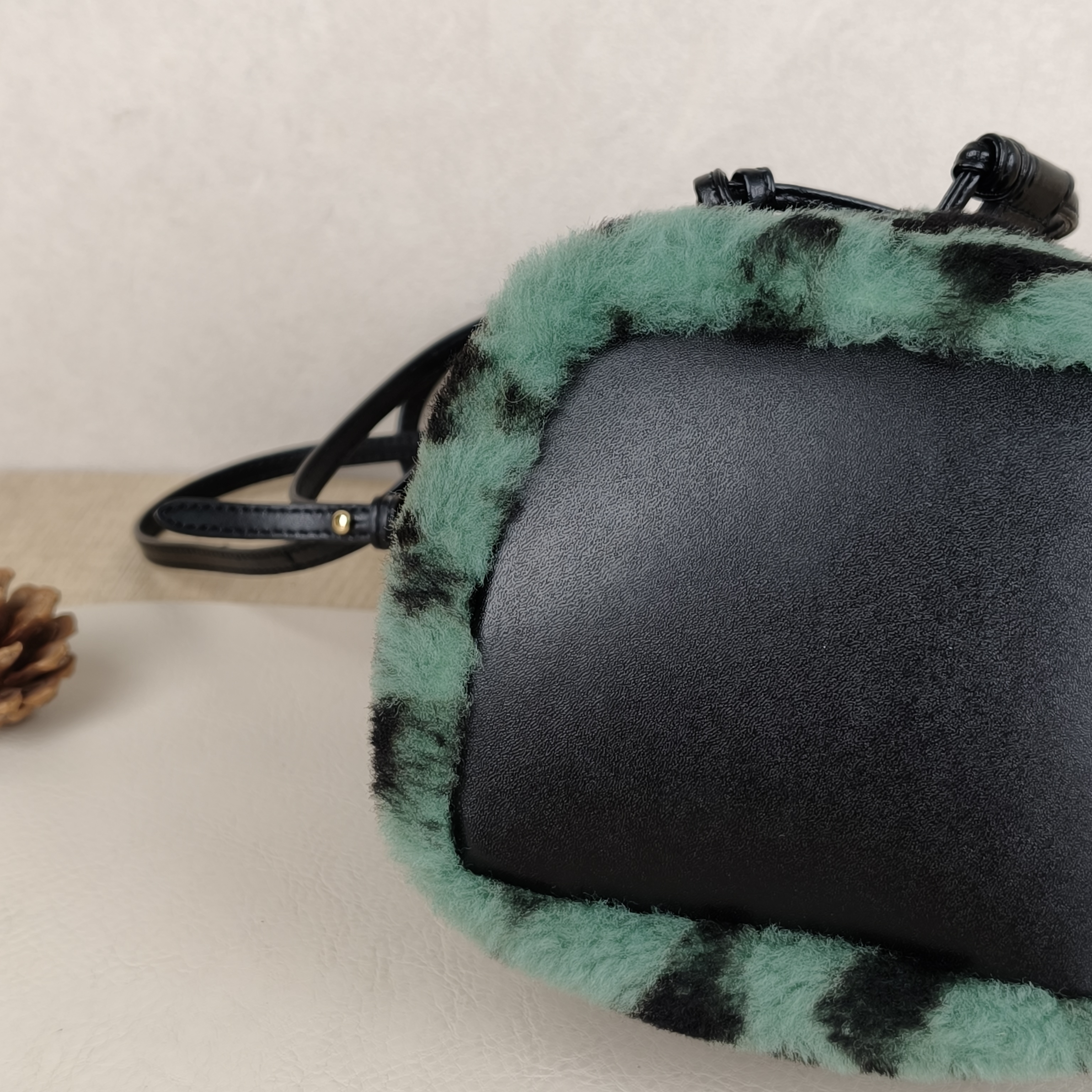 FENDI Crossbody Bag Mon Tresor Bucket Bag Green Black mini12 × 10 × 18 cm — cover view 5 of 8