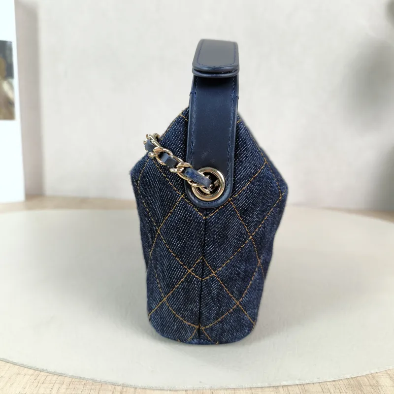Chanel Crossbody Bag Navy One Size 21.5 × 7.5 × 19 cm — detail view 8 of 13