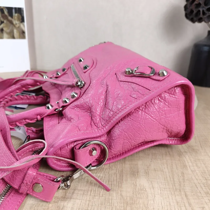 BALENCIAGA Crossbody Bag Classic City Red Waxed Leather Small30 × 10 × 21 cm — detail view 6 of 13