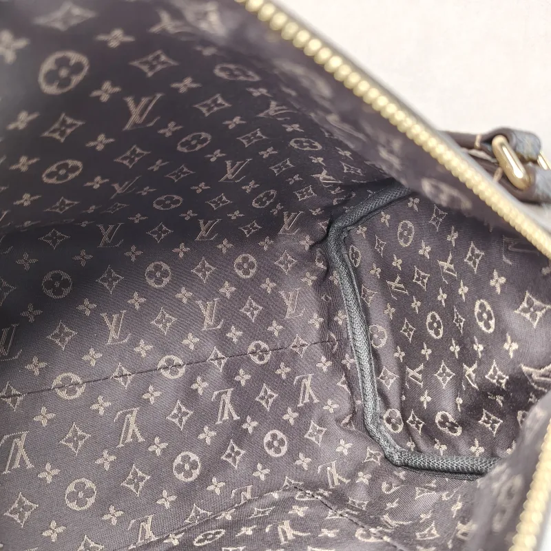 Louis Vuitton Shoulder Bag EXPRESS Shoulder Bag Grey Calfskin Small 26 × 13.5 × 17 cm — detail view 11 of 15