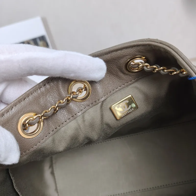 Chanel Crossbody Bag 25Bag Brown Calfskin Mini 22 × 12.5 × 20 cm — detail view 3 of 12