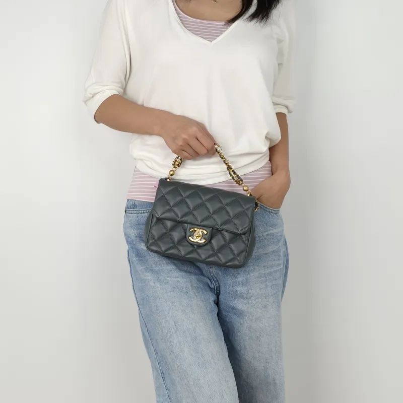 Chanel Crossbody Bag Pearl Grey Lambskin One Size19.5 × 7.5 × 14.5 cm — on-model view 3 of 3