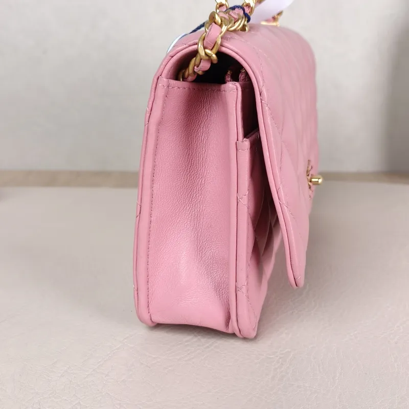 Chanel Crossbody Bag Pink Lambskin 18.5 × 5 × 12 cm — detail view 13 of 13