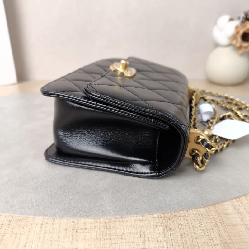 Chanel Crossbody Bag Black Calfskin Small19 × 8 × 12 cm — detail view 7 of 11