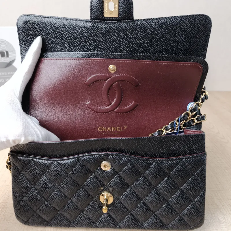 Chanel Crossbody Bag Classic Flap CF Black Grained Calfskin Medium 25.5 × 6.5 × 15.5 cm — detail view 1 of 14