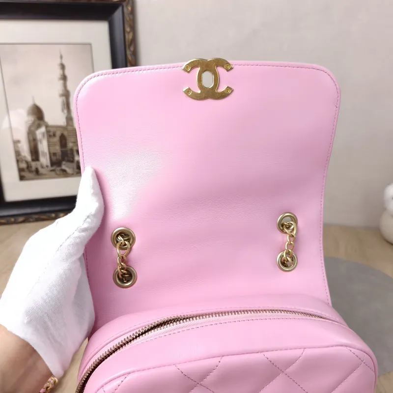 Chanel Backpack23p Pinkado Backpack Pink Calfskin One Size19 × 6 × 19 cm — detail view 16 of 18