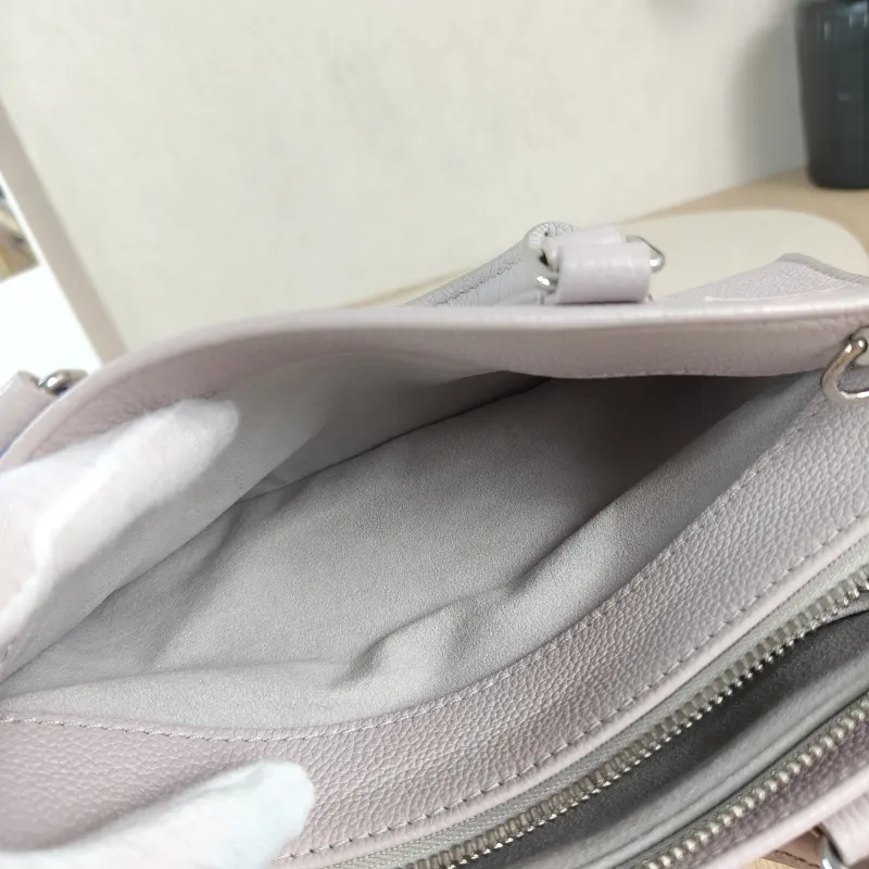 Louis Vuitton Crossbody Bag Onthego East West Two Straps Grey Monogram Empreinte Embossed Calfskin Small 25 × 10 × 13 cm — detail view 3 of 12