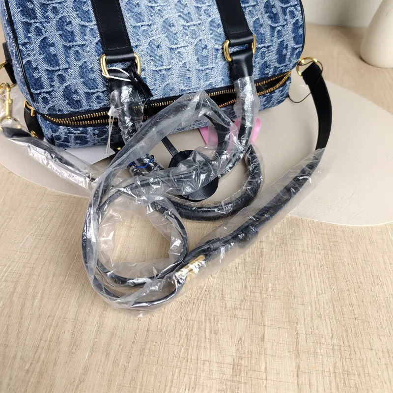DIOR Top Handle Bag Groove 25 Top Handle Bag Blue Medium 25 × 16 × 19 cm — detail view 3 of 12
