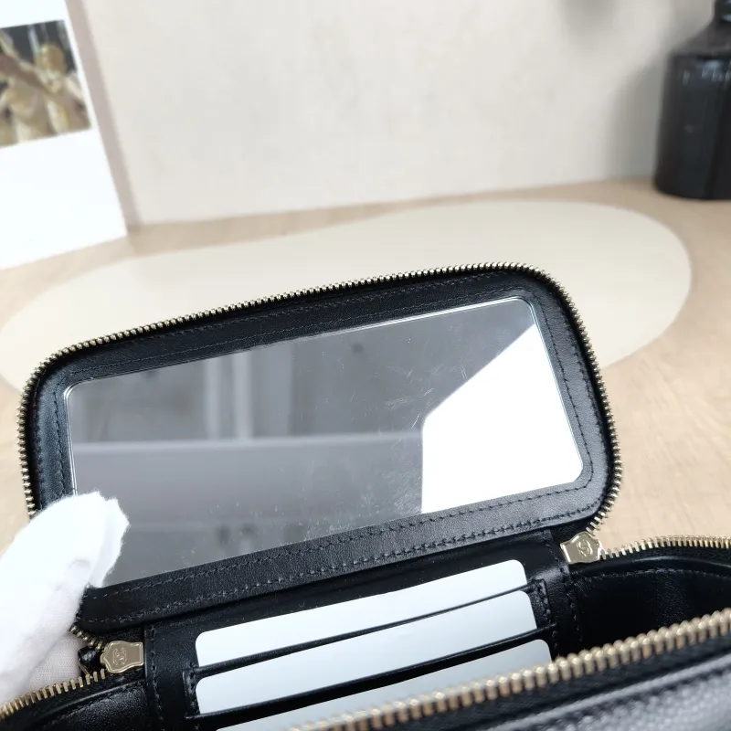Chanel Crossbody Bag Edition Black Grained Calfskin Mini 16 × 8 × 9.5 cm — detail view 11 of 12