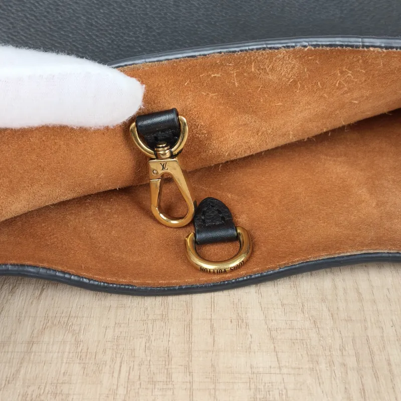 Louis Vuitton Shoulder Bag Low Key Hobo Shoulder Bag Black Calfskin Medium31 × 18 × 35 cm — detail view 11 of 11
