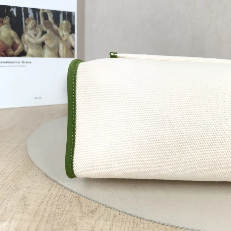 Hermès Crossbody Bag Herbag 31Green White Canvas Medium30.5 × 11 × 25.5 cm — detail view 15 of 16