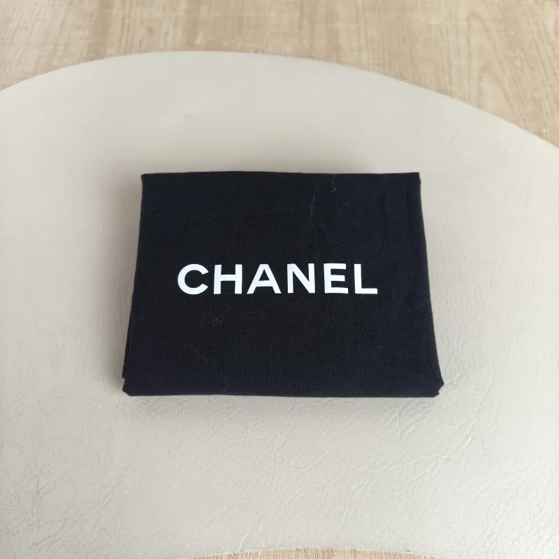 Chanel Shoulder Bag Silver Waxed Leather One Size 23 × 7 × 14 cm — detail view 5 of 12