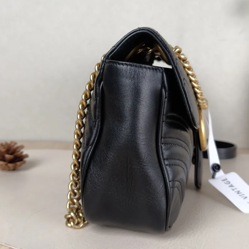 GUCCI Crossbody Bag GG Marmont Medium Marmont 26 Black CC alfskin Medium 26 × 7 × 15 cm — detail view 6 of 13