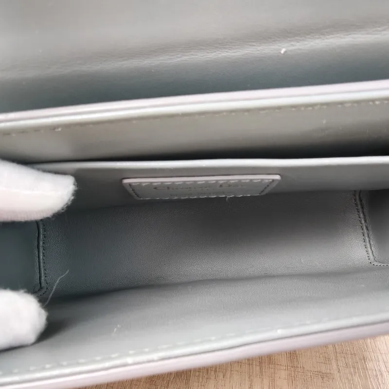 DIOR Crossbody Bag30Montaigne 30 Box Box Grey Calfskinmini17.5 × 5 × 11.5 cm — detail view 15 of 17