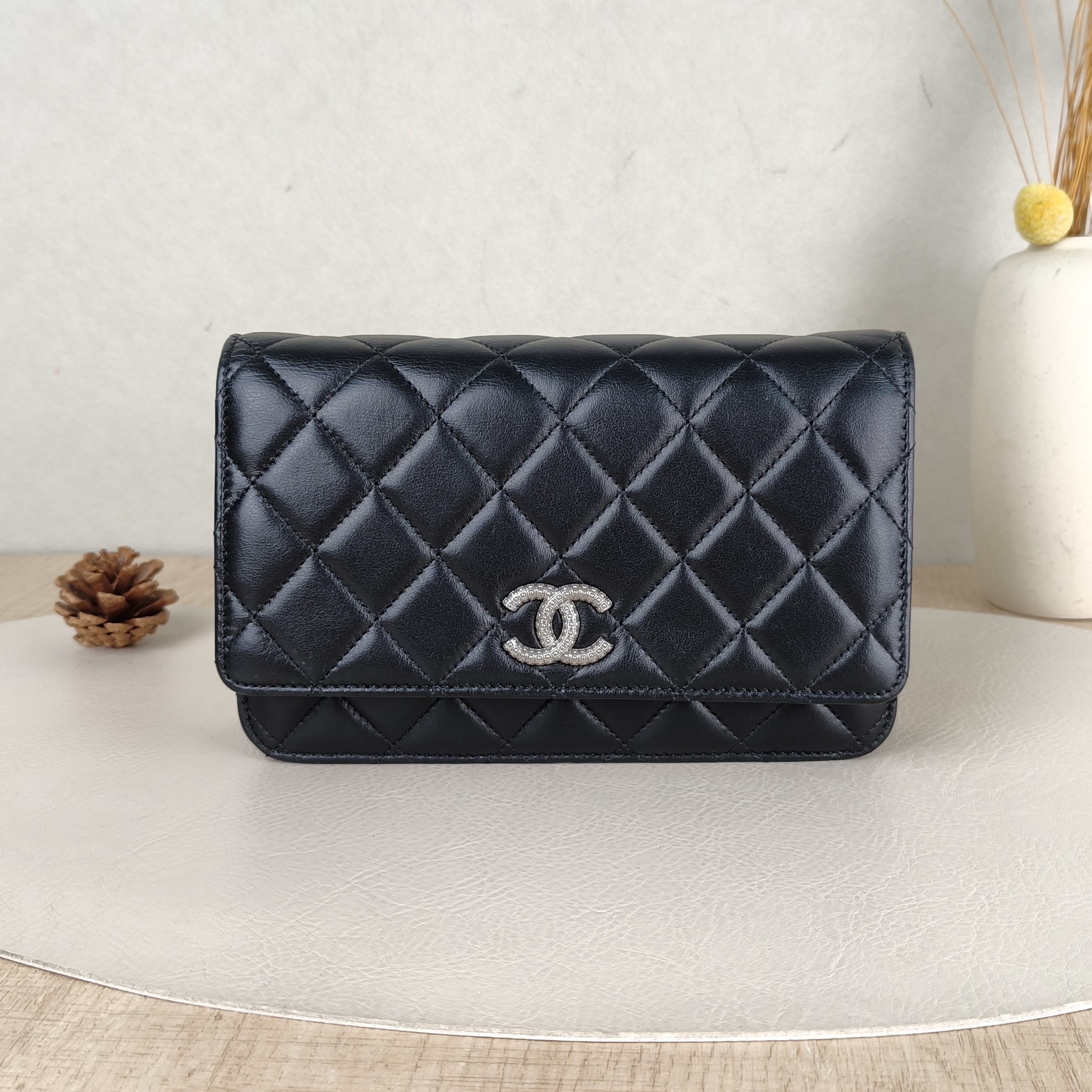 Chanel Crossbody Bag Classic Flap WOC CF WOCWOC Bag Black Lambskinmini19.2 × 3.5 × 12.3 cm