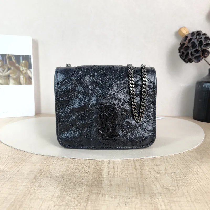 SAINT LAURENT Crossbody Bag Niki Chain Bagwoc Black Mini 19 × 5 × 16 cm