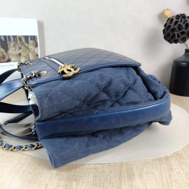 Chanel Shoulder Bag tote Blue One Size35 × 12 × 26 cm — detail view 1 of 13