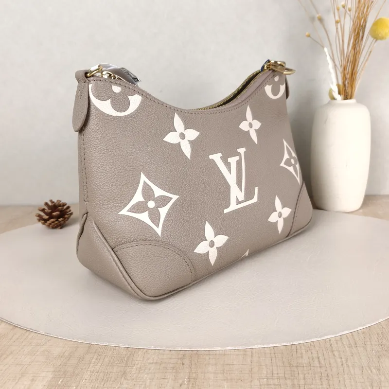 Louis Vuitton Crossbody Bag Boulogne Monogram Empreinte Embossed Calfskin Small 26 × 9.5 × 16 cm — cover view 4 of 6