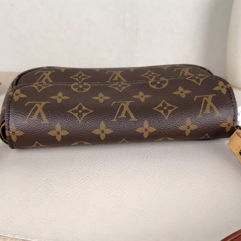 Louis Vuitton Crossbody Bag IVY Monogram PVC Small 23.5 × 4.3 × 12 cm — detail view 10 of 11
