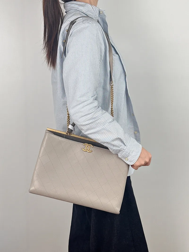 Chanel Top Handle Bag Coco Luxe Messenger Bag Brown Calfskin 33 × 12 × 24 cm 26 — on-model view 1 of 2