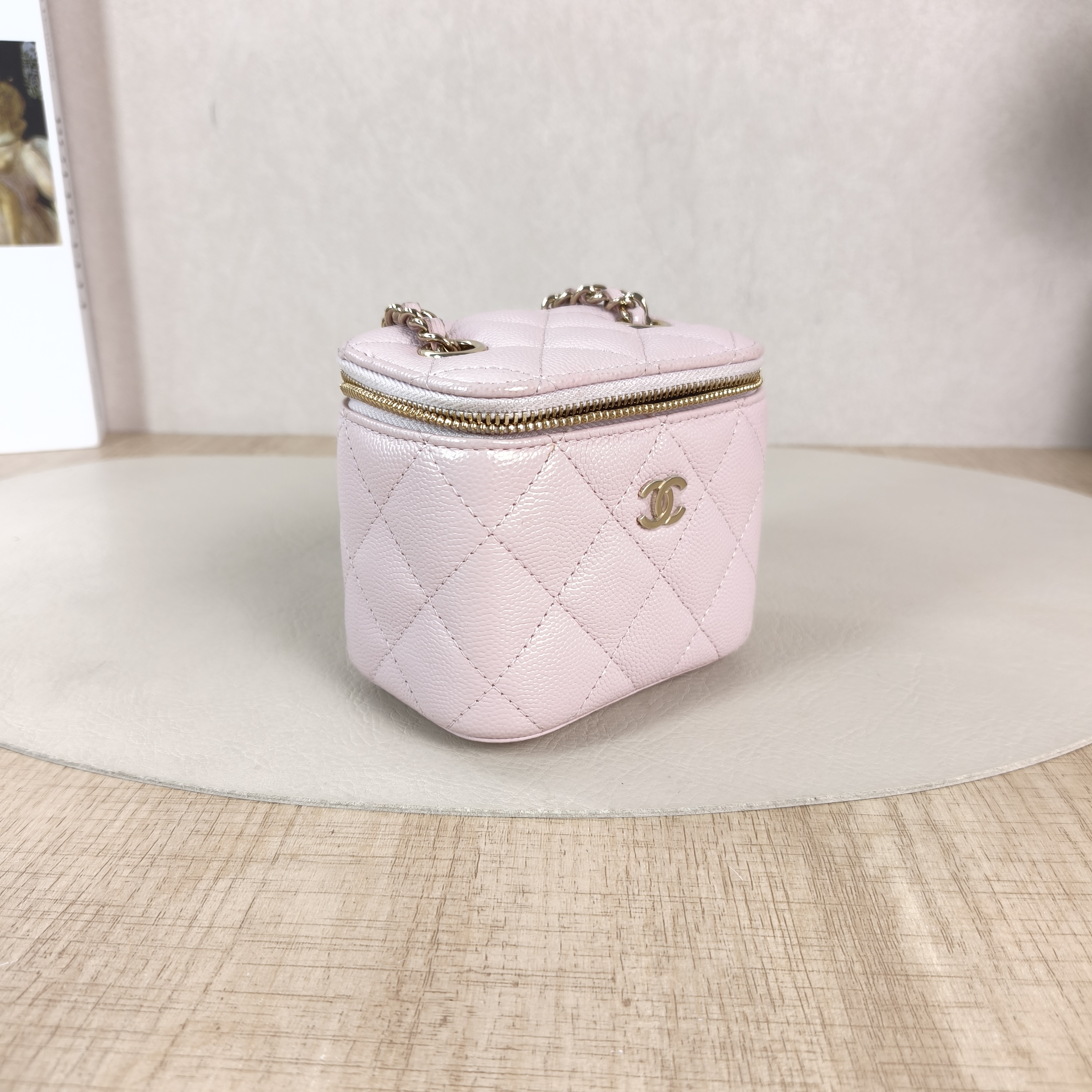 Chanel Crossbody Bag Edition Calfskinmini11 × 7 × 9 cm — cover view 3 of 5