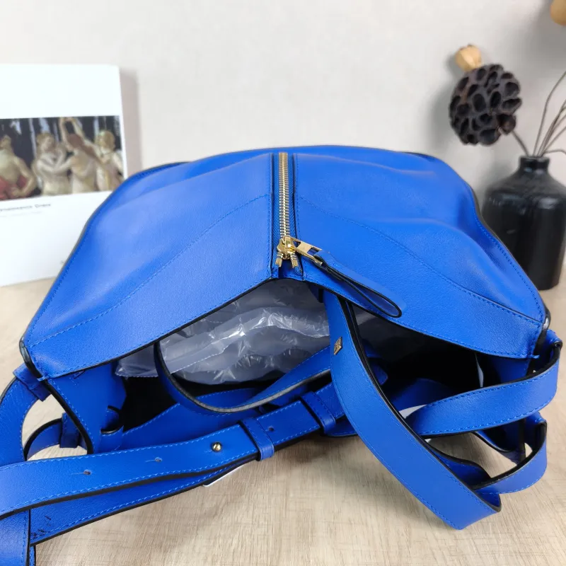 LOEWE Shoulder Bag Hammock Blue Calfskin Small 30 × 14 × 25 cm — detail view 7 of 9