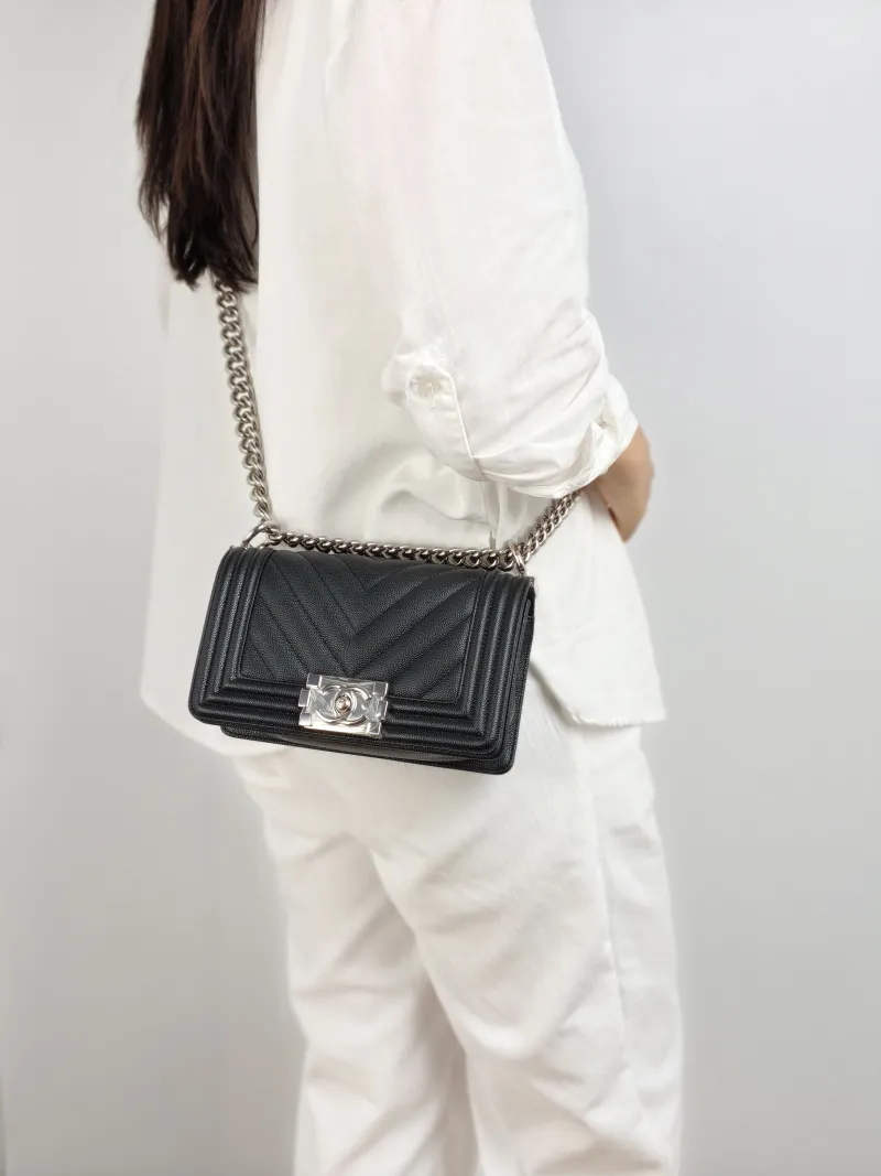Chanel Crossbody Bag v leboy Black Grained Calfskin Small 20.5 × 8.5 × 12 cm 29 — on-model view 2 of 2