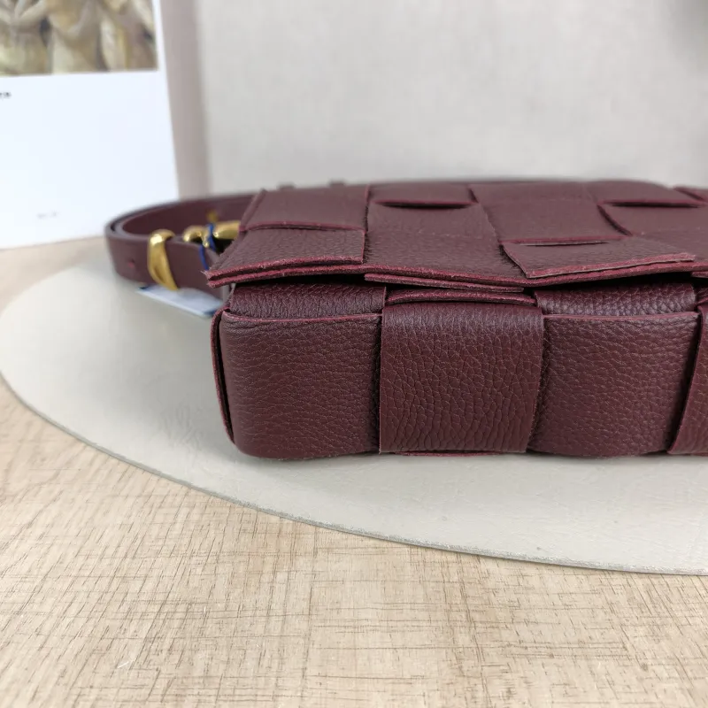 Bottega Veneta Crossbody Bag Cassette Woven Burgundy Calfskin Medium 23 × 5 × 15 cm — detail view 10 of 13