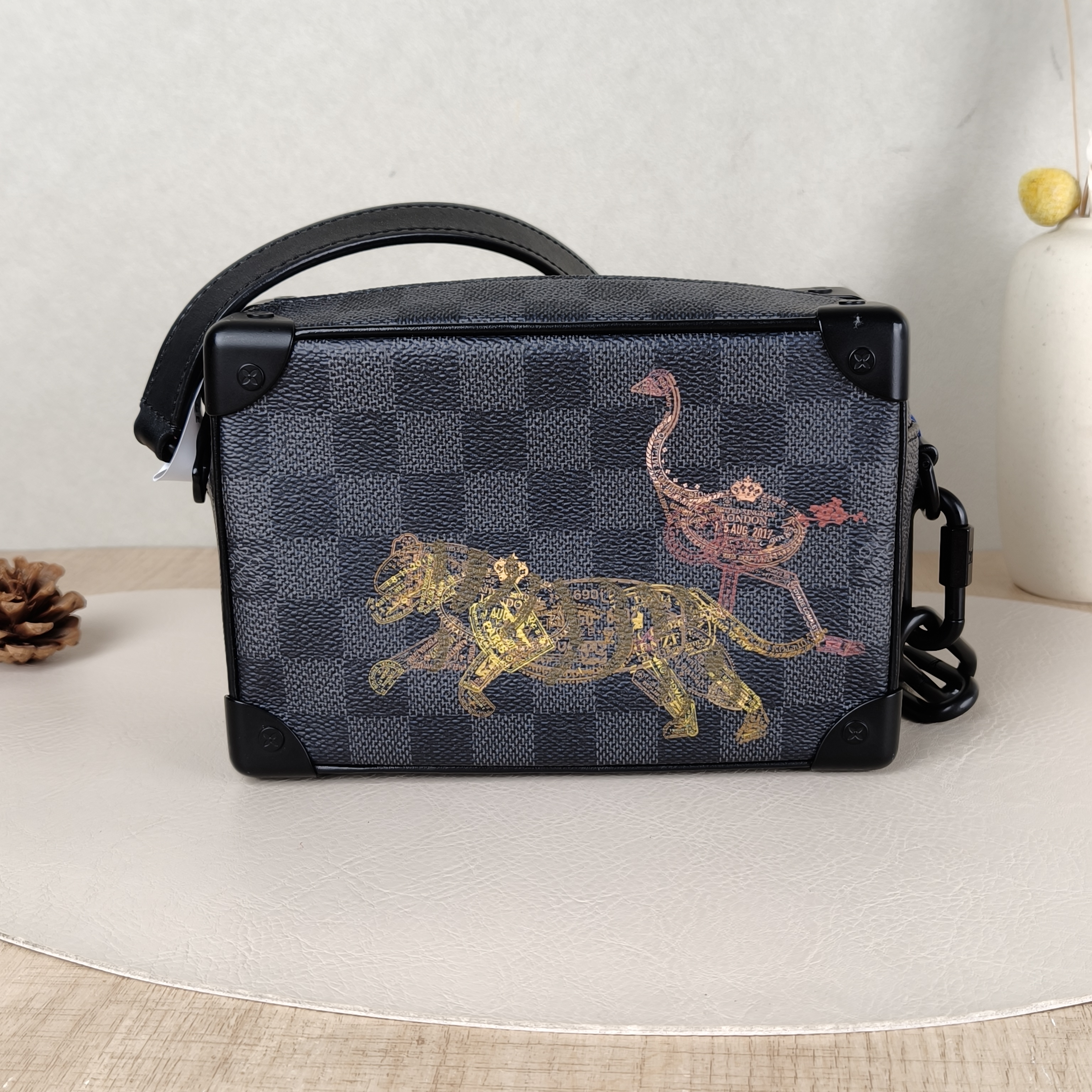 Louis Vuitton Crossbody Bag SOFT TRUNK Box PV Cmini18.5 × 8 × 13 cm — cover view 4 of 5