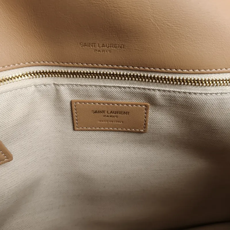 SAINT LAURENT Crossbody Bag Niki White D Medium28 × 8.5 × 20 cm — detail view 6 of 13