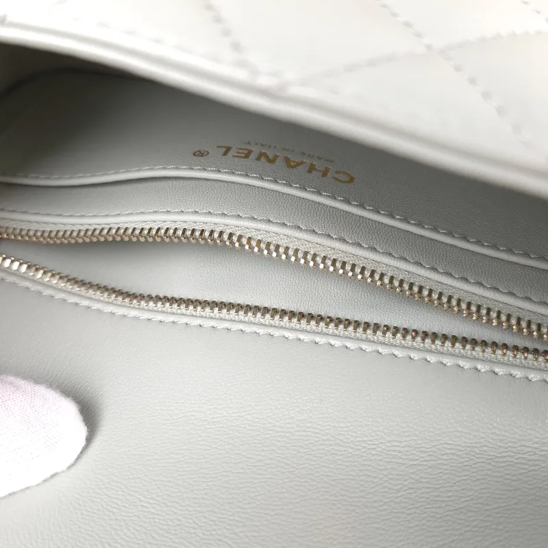 Chanel Crossbody Bag Classic Flap Large Mini CF Mini Green Lambskin C mini 20 × 6 × 12 cm — detail view 14 of 15