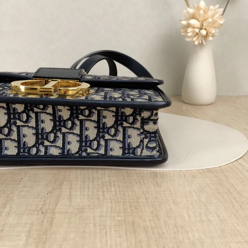 DIOR Crossbody Bag30Montaigne 30 Edition Canvas Medium25 × 9 × 16.5 cm — detail view 9 of 13