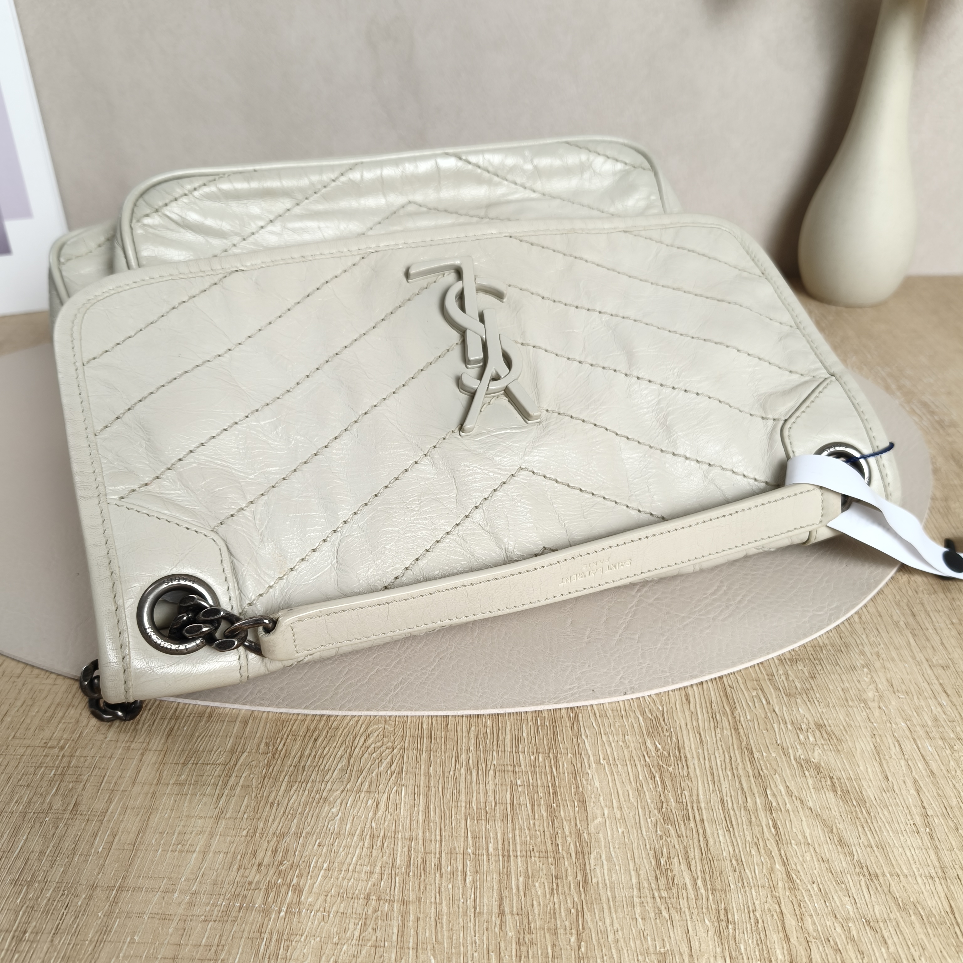 SAINT LAURENT Crossbody Bag Niki D Waxed Leather Calfskin Medium28 × 8.5 × 20 cm — cover view 8 of 10