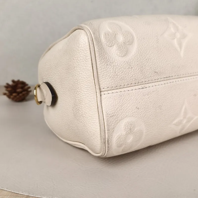 Louis Vuitton Crossbody Bag Speedy20 White Empreinte Embossed Calfskin Small20.5 × 12 × 13.5 cm — detail view 7 of 12