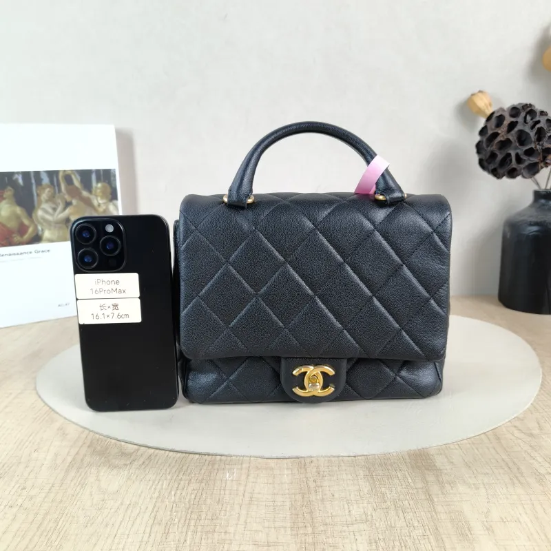 Chanel Crossbody Bag Black with Gold-Tone Hardware Grained Calfskin One Size 22 × 8 × 18 cm — cover view 2 of 5