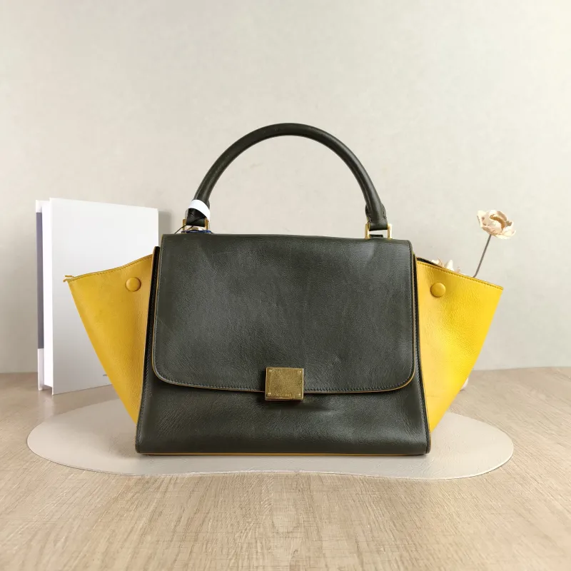 CELINE Crossbody Bag Trapeze Green · Yellow Calfskin Small27 × 13 × 22 cm