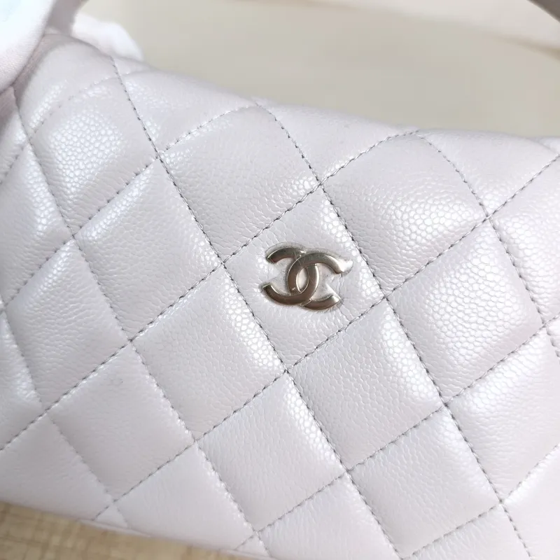 Chanel Crossbody Bag Crossbody Bag Grained Calfskin One Size16 × 6 × 13 cm — detail view 8 of 12
