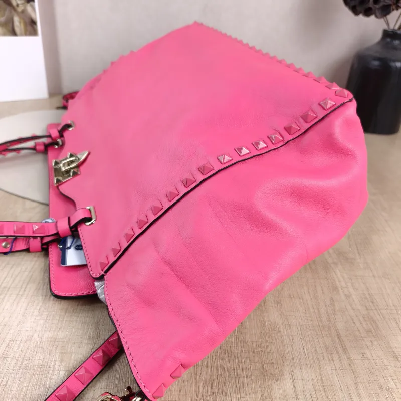 Valentino Shoulder Bag Shoulder Bag Red Calfskin One Size 33 × 12 × 26 cm — detail view 2 of 13
