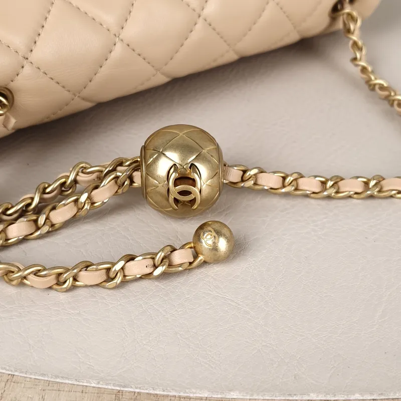 Chanel Crossbody Bag mini Lambskin mini20 × 6 × 12 cm — detail view 1 of 14