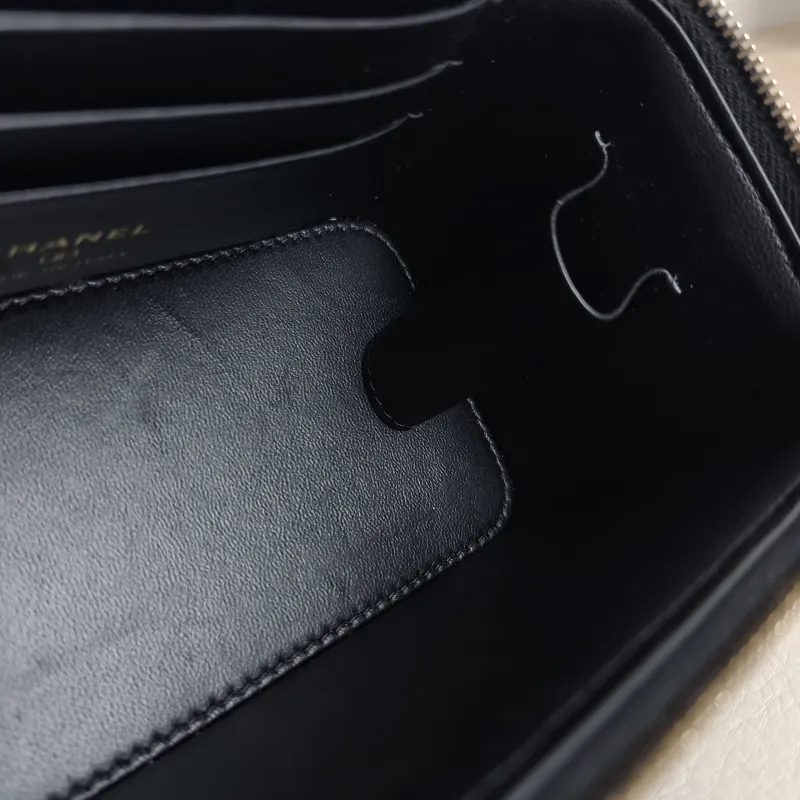 Chanel Crossbody Bag Edition Woven Black Calfskin Mini 16 × 8 × 9.5 cm — detail view 4 of 12