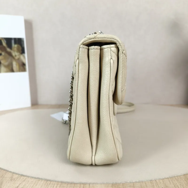 Chanel Crossbody Bagcf Collection Crossbody Bag White Calfskin One Size19 × 7 × 16 cm — detail view 6 of 16