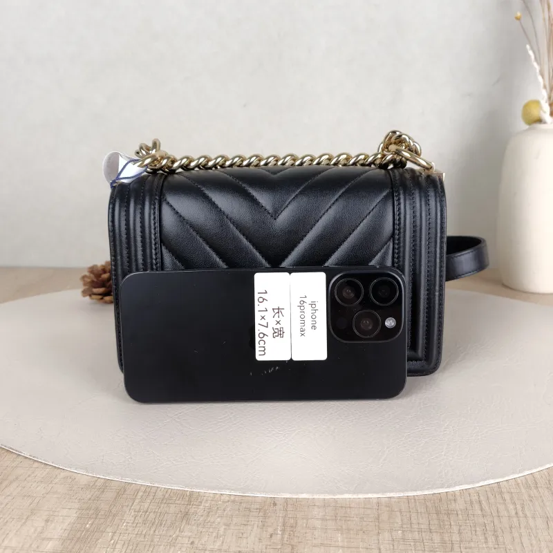 Chanel Crossbody Bagv Le Boy​Black Calfskin Small20.5 × 8.5 × 12 cm — cover view 2 of 5