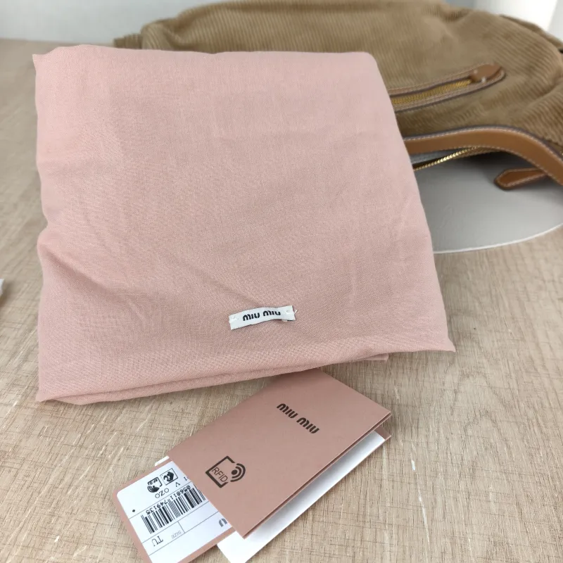 Miumiu Shoulder Bag Pocket Brown Large 32 × 9 × 28 cm — detail view 11 of 15