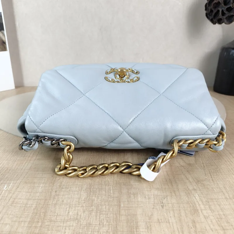 Chanel Crossbody Bag 19Bag Blue SL ambskin Small 26 × 9 × 16 cm — detail view 8 of 12