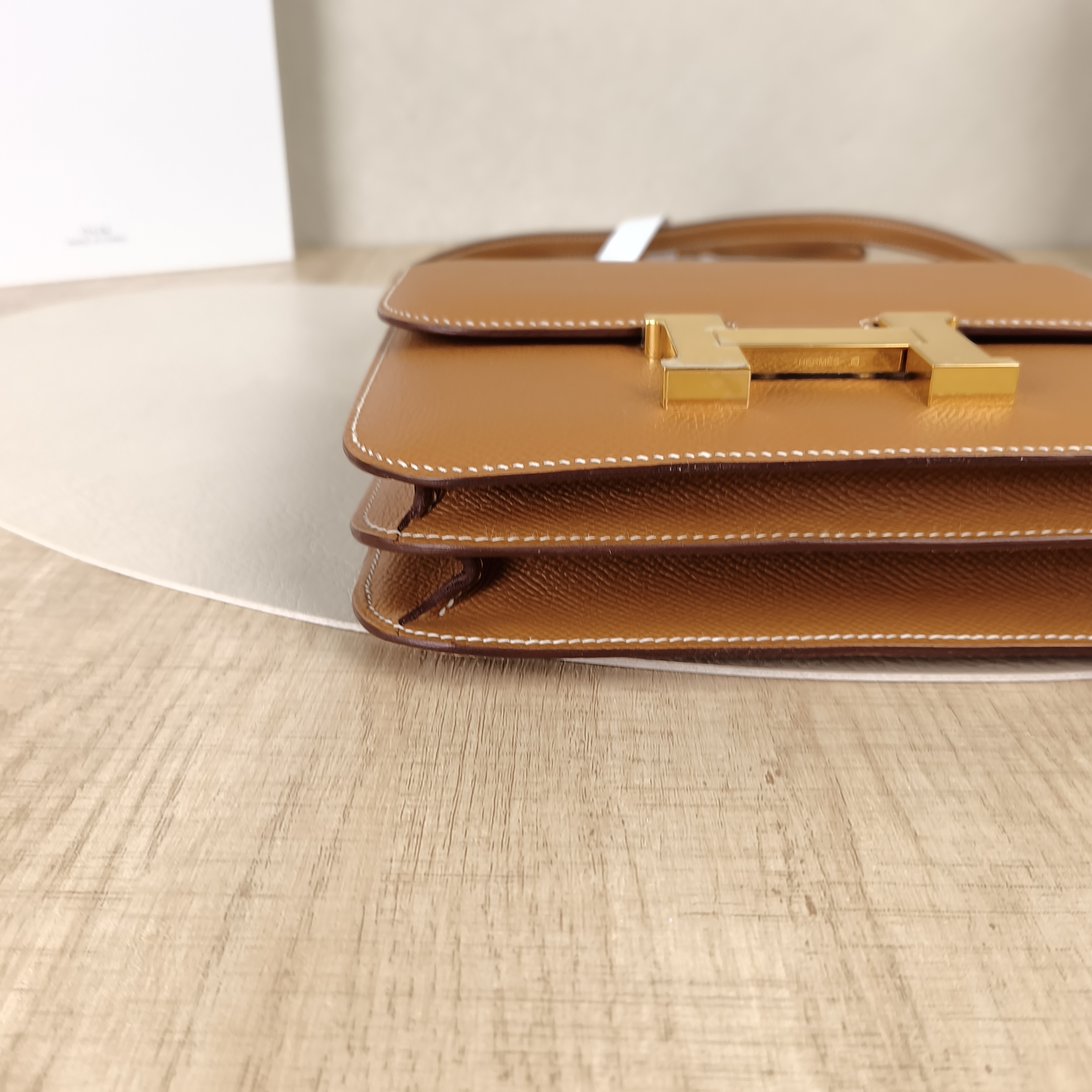 Hermès Crossbody Bag Constance 19 Gold-Tone Hardware37 Brown Epsom Embossed Calfskinmini18 × 4 × 15 cm — cover view 7 of 8