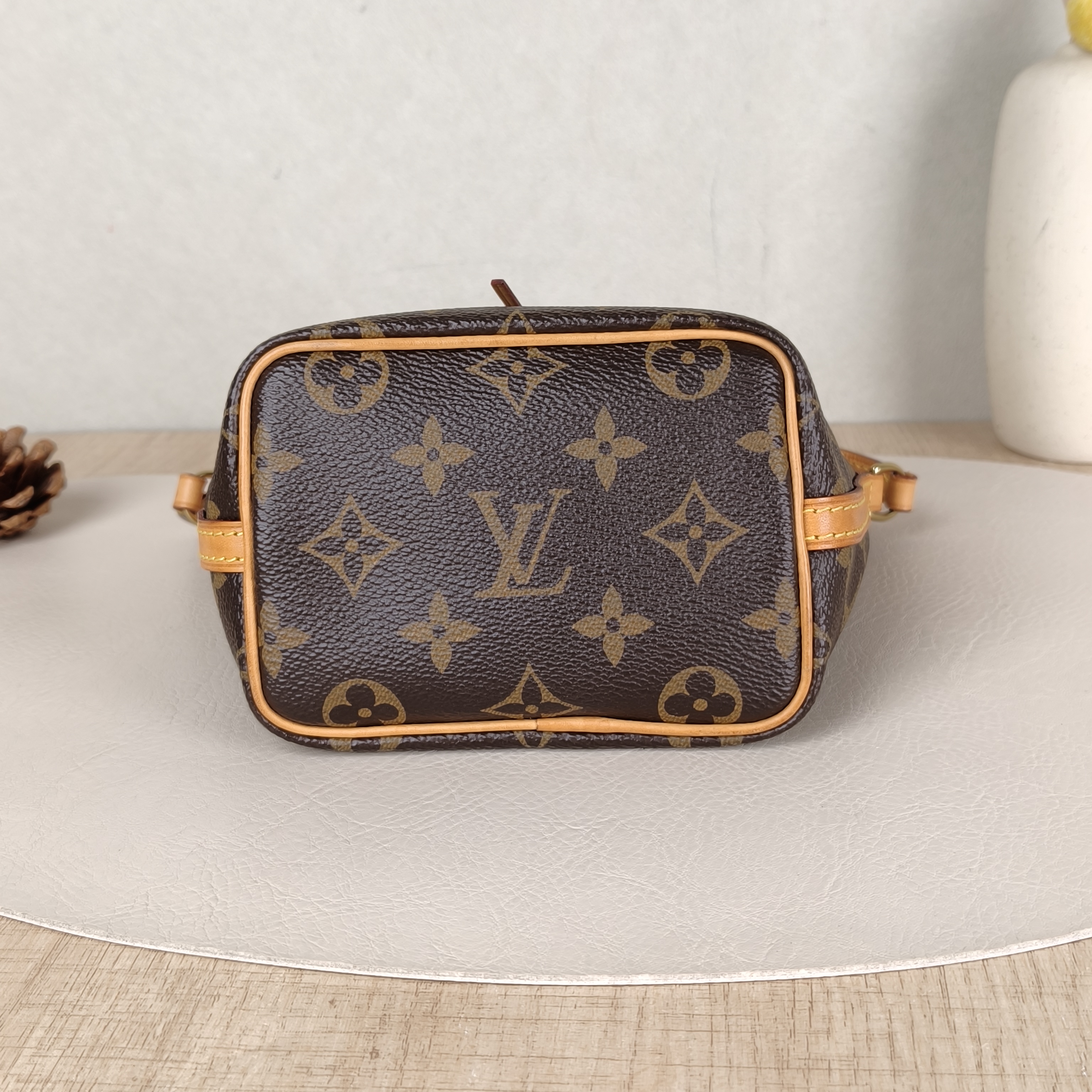 Louis Vuitton Crossbody Bag NANO NOÉ Bucket Bag Nano Monogram PV Cnano13 × 10 × 16 cm — cover view 3 of 5