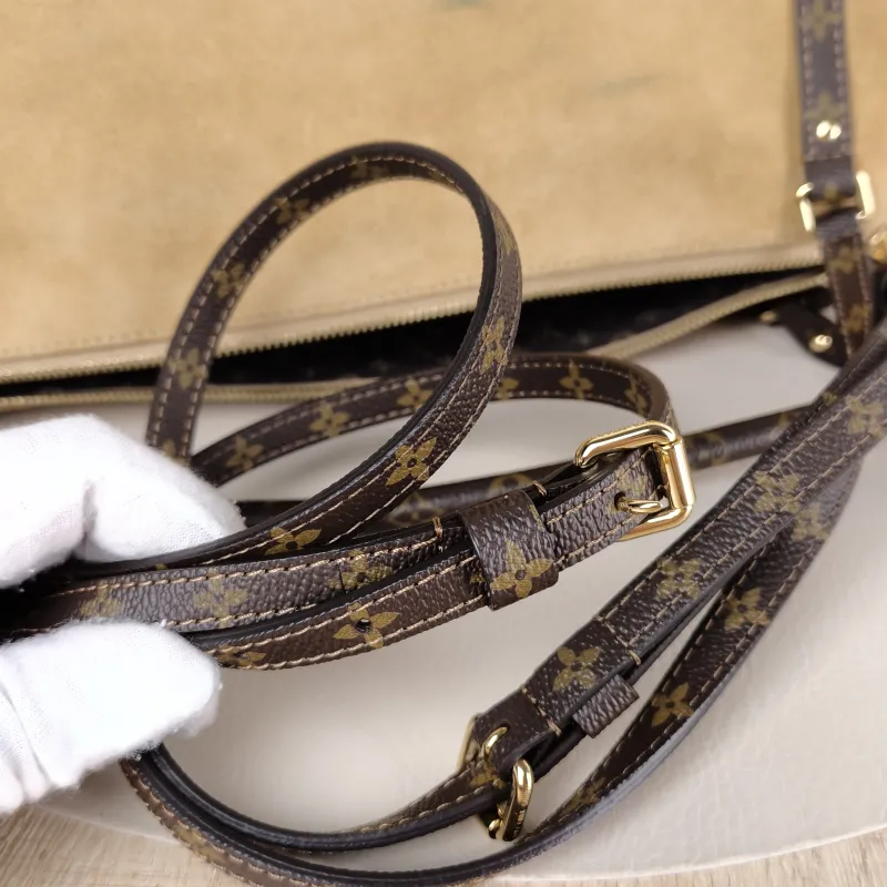 Louis Vuitton Shoulder Bag EXPRESS Shoulder Bag Suede Medium 36 × 18.5 × 24 cm — detail view 5 of 11