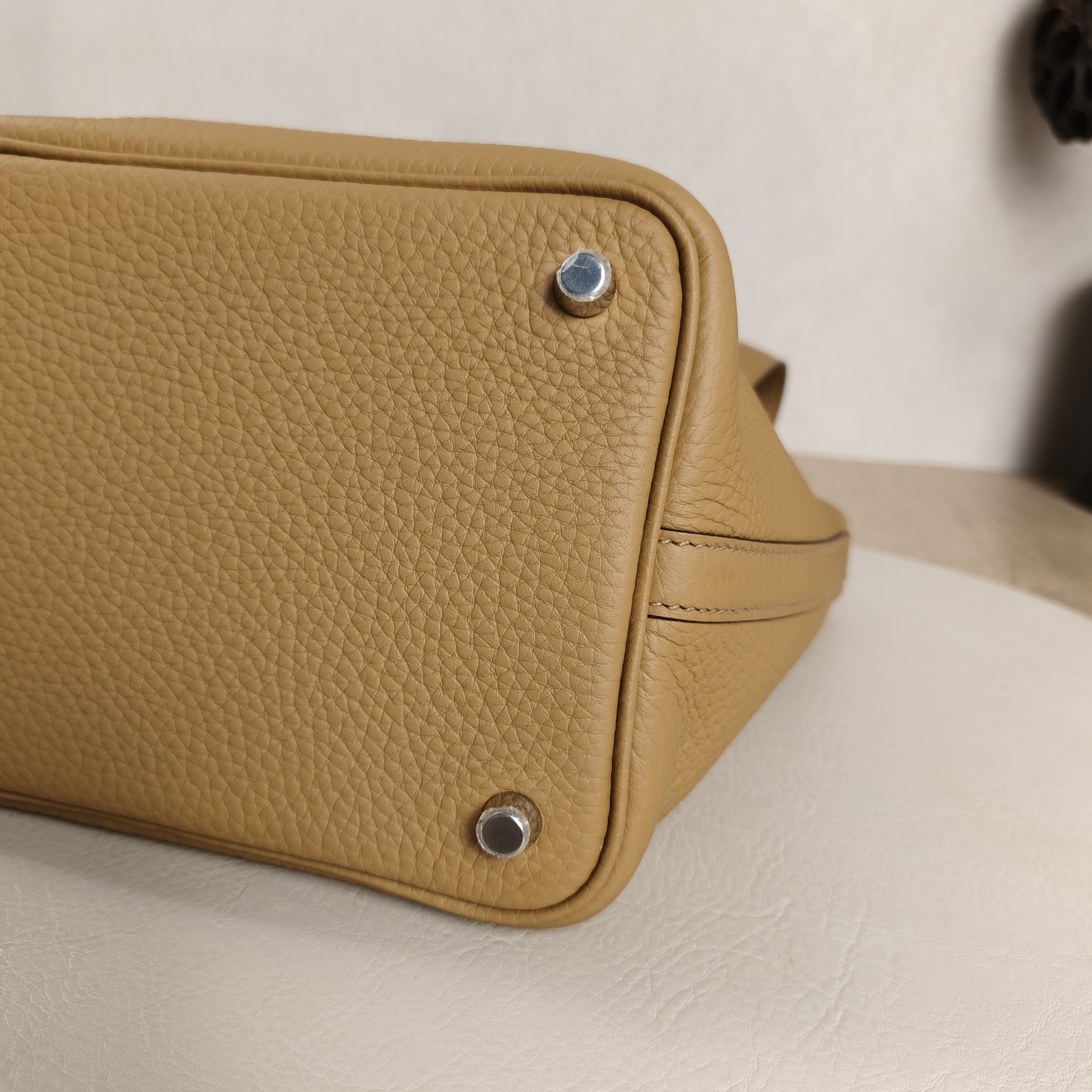Hermès Top Handle Bag Picotin Lock 18 184B Taurillon Clemence TC Calfskin Small18 × 13 × 18 cm — cover view 2 of 11