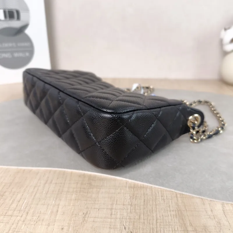 Chanel Crossbody Bag Black Grained Calfskin 21 × 5.5 × 12 cm — detail view 9 of 11