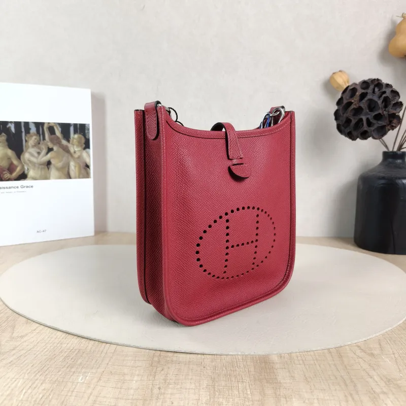 Hermès Crossbody Bag Evelyne Mini 16 Mini 16 K1 Epsom Calfskin Mini 17 × 5.5 × 18 cm A — cover view 5 of 5
